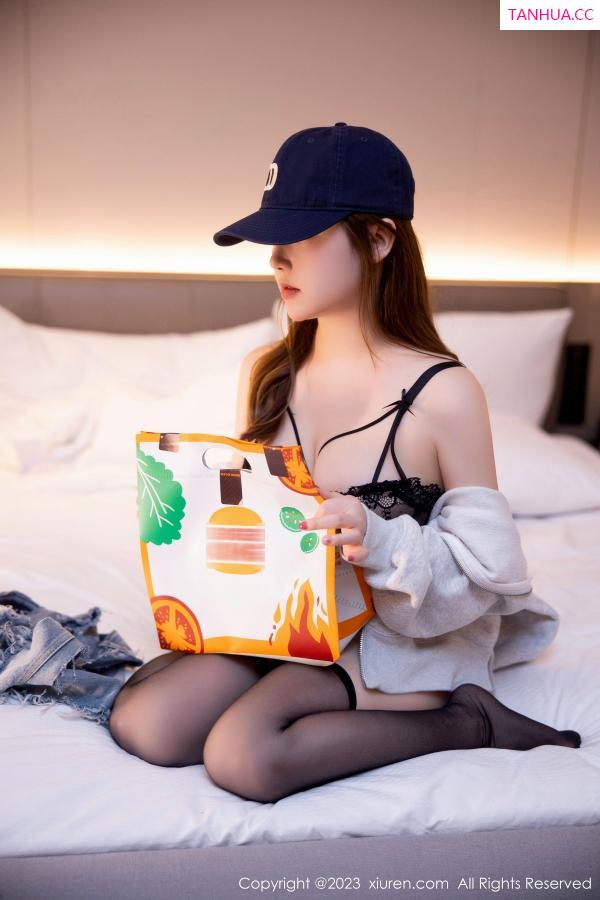 豆瓣酱  [XiuRen]高清写真图 2023.01.18 No.6155 豆瓣酱 外卖员第82张图片